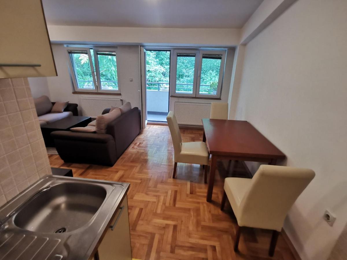 Appartement Zagrebska Flat à Skopje Extérieur photo